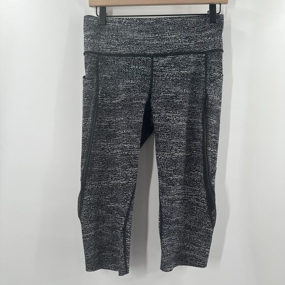 Lululemon Pace Perfect Crop in Air Time White Black / Black Size 8 - Picture 3 of 13